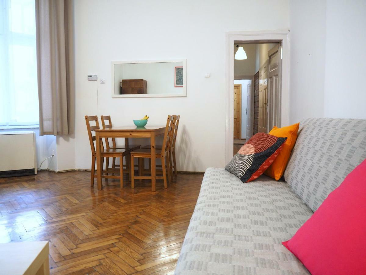 B4 Apartament