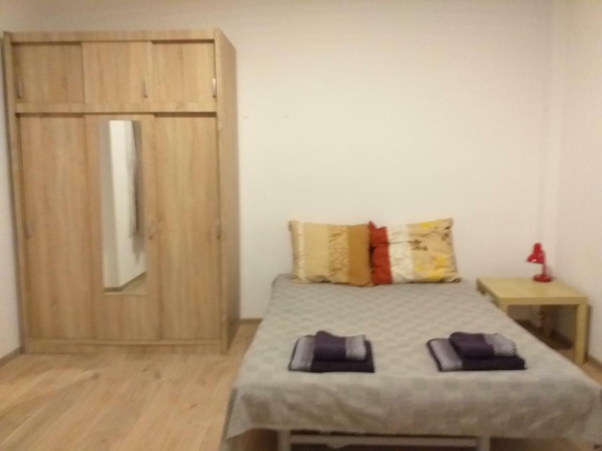 B4 Apartament *