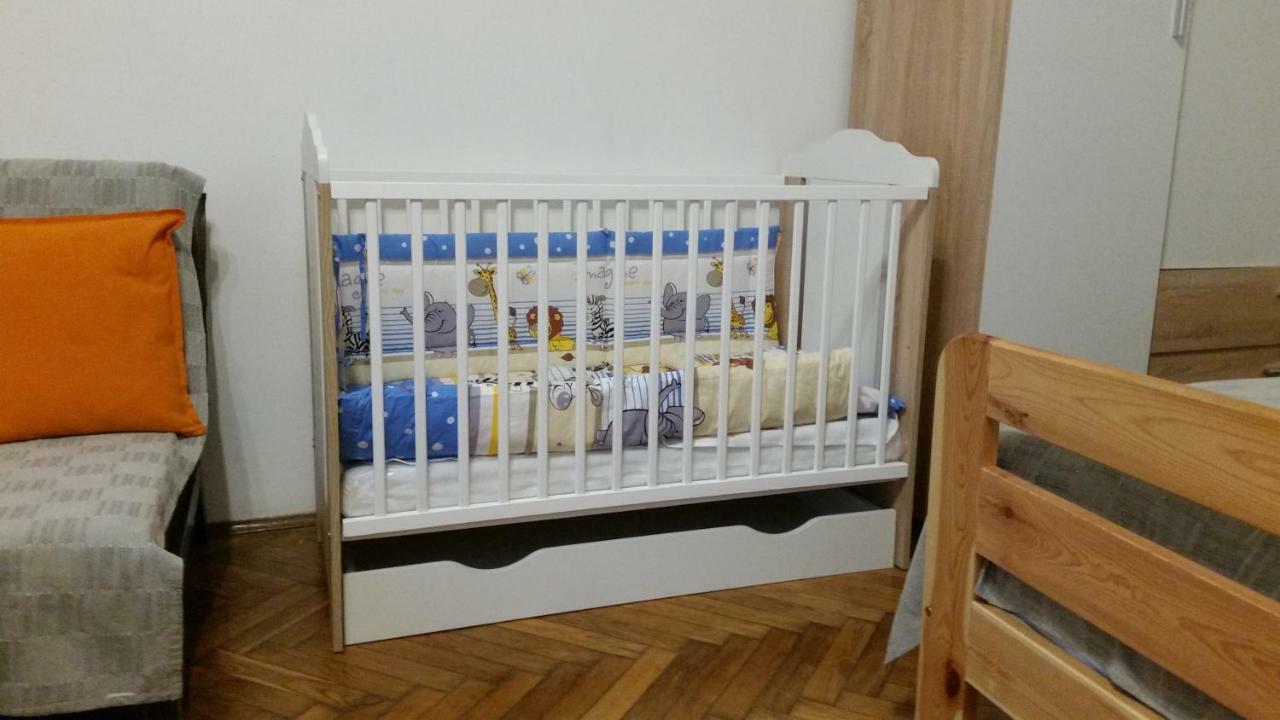 Apartament B4 *